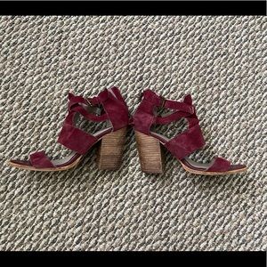 Hinge Block Heel Sandal - Wine